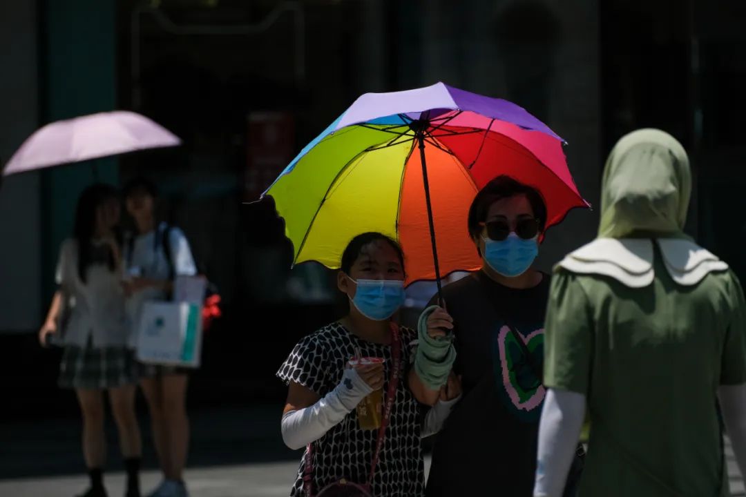 高温范围广，南方暴雨多，今年的气候为何“水深火热”